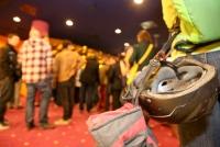 19.03.2014 |  Village Cinema |  Film Premiere -filmladen <br>im Bild:<br> Besucher mit Bergsteiger-Helm, Stimmung