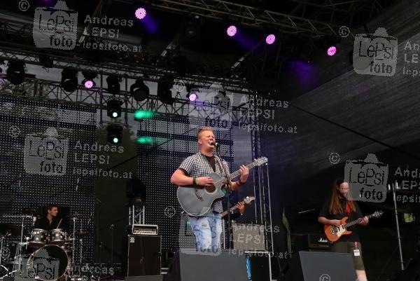 15.-16.08.2014 |  Alberner Hafen/Donau |  Simmeringer Musikfestival<br>Im Bild:<br> FREITAG, 15. AUGUST 2014: EhSchoDerrisch -live, auf der B&uuml;hne