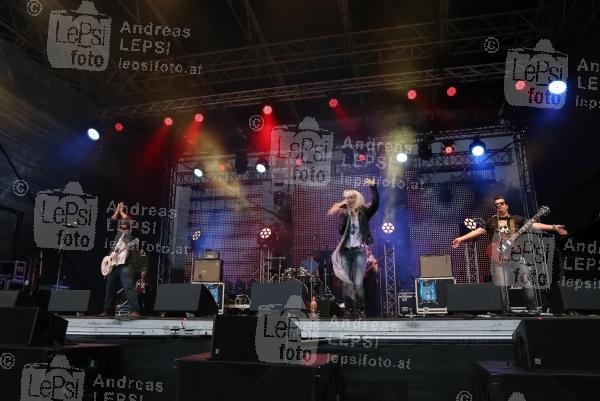 15.-16.08.2014 |  Alberner Hafen/Donau |  Simmeringer Musikfestival<br>Im Bild:<br> FREITAG, 15. AUGUST 2014: Rocquette -live, auf der B&uuml;hne