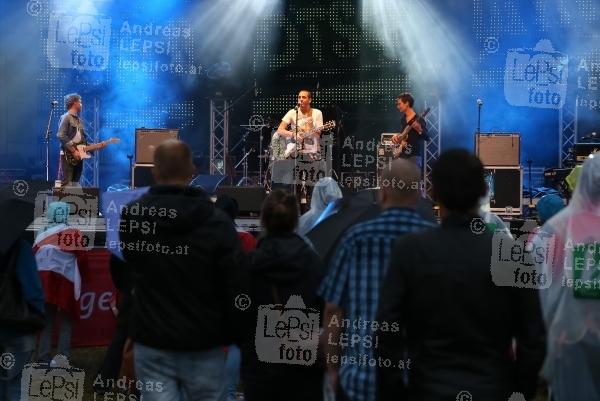 15.-16.08.2014 |  Alberner Hafen/Donau |  Simmeringer Musikfestival<br>Im Bild:<br> FREITAG, 15. AUGUST 2014: die Botschatn -live, auf der B&uuml;hne