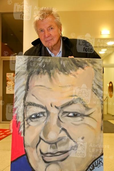 11.11.2014 |  Wiener Urania |  Verleihungs-Gala z. Kleinkunst-Preis<br>im Bild:<br> F&ouml;rderpreis: Otto Jaus, Hauptpreis: Werner Schneyder -mit Selbst-Portrait