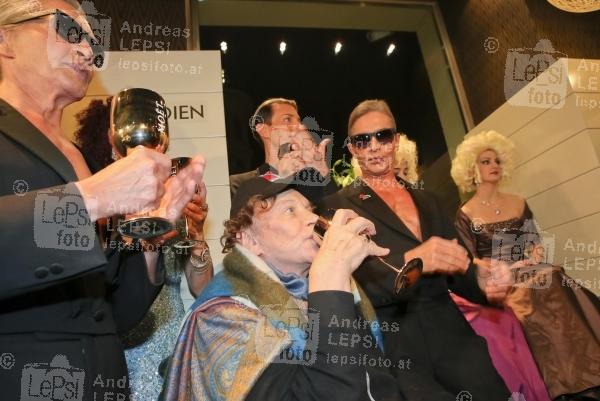 12.02.2015 |  Le Meridien |  Presse-Event | PR Robin Consult<br>im Bild:<br> Helmut Berger, Arno, Florian u. Oskar Wess - Botox-Boys