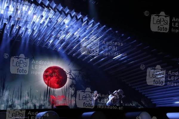 22.05.2015 |  Wiener Stadthalle |  veranstaltet v. EBU, ORF u. Stadt Wien<br>im Bild:<br> Elnur H&uuml;seynov, Hour of the Wolf, Aserbaidschan -a. d. Eurovision Song Contest-B&uuml;hne