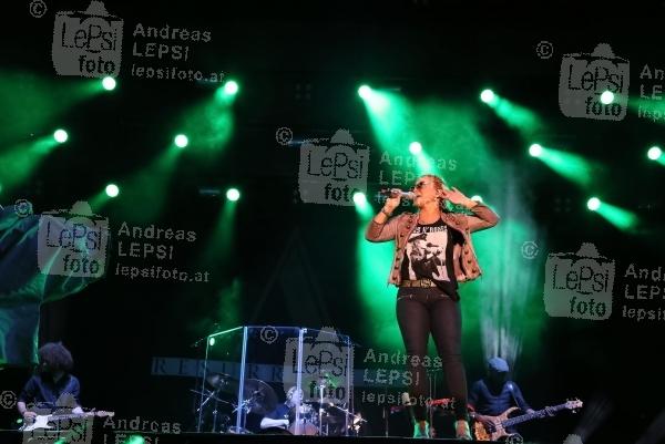 26.-28.06.2015 |  Donauinsel – Neue Donau |  32. Donauinselfest, Musik Festival<br>im Bild:<br> Fr, 27.6: Anastacia -live -Radio Wien - Festb&uuml;hne