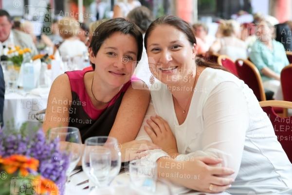 16.07.2015 |  Wiener Rathaus |  Mitarbeiterfest d.  Volkshilfe Wien<br>im Bild:<br> StR Sonja Wehsely, GmR Barbara Novak