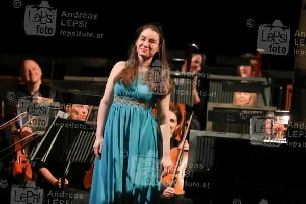 27.11.2015 |  Schlosstheater Schönbrunn |  Finale mit dem Wiener Kammerorchester <br>im Bild:<br> Adela Liculescu -Gewinnerin, im Bewerb