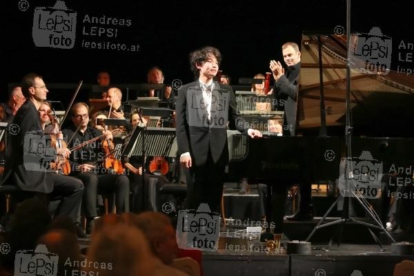 27.11.2015 |  Schlosstheater Schönbrunn |  Finale mit dem Wiener Kammerorchester <br>im Bild:<br> Ryoma Takagi -Finalist, im Bewerb