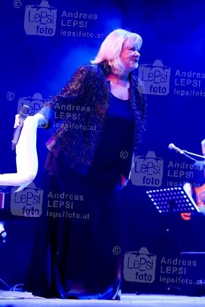 22.01.2016 |  Planet Music BA Halle |  Jazz-Gala-Abend v. Casino Austria Musicline<br>im Bild:<br> Marianne Mendt -a d B&uuml;hne