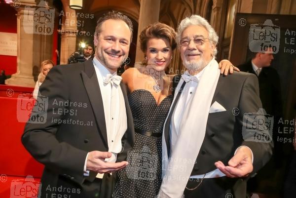 04.02.2016 |   Wiener Staatsoper |  am Ball der B&auml;lle<br>im Bild:<br> Sascha Goetzel, Olga Peretyatko, Placido Domingo