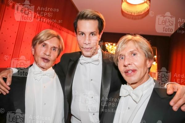 04.02.2016 |   Wiener Staatsoper |  am Ball der B&auml;lle<br>im Bild:<br> Botox-Boys Arnold Wess, Florian Wess, Oskar Wess
