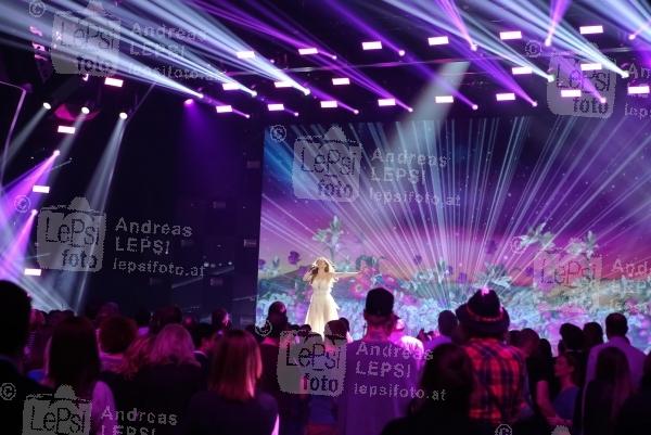 12.02.2016 |  ORF-Zentrum |  ORF, Vorentscheidung zum Eurovision Song Contest in Stockholm  <br>im Bild:<br> ZOE Straub -Siegerin, f&auml;hrt zum ESC 2016 -a d B&uuml;hne