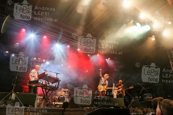 12.-14.08.2016 |  Alberner Hafen/Donau |  Musikfestival in Simmering<br>im Bild:<br> 13.08: Wir 4 -live, a d B&uuml;hne