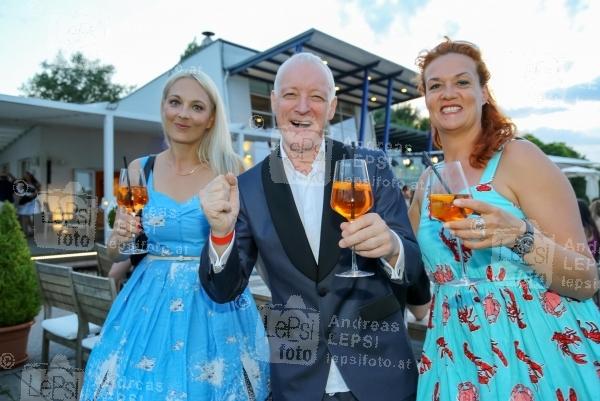 Rockn Roll 50s Beach Party 05.07.2017 | Marina Restaurant | 50s FEELIN and SWINGIN‘ at night<br>im Bild:<br> Sonja Ortner -PR Profi, Gary Howard, Gudrun Thaller -Marina Restaurant,
