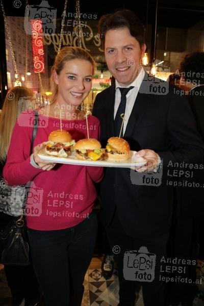 LE BURGER - VIP-Opening 08.01.2019 |  Rotenturmstraße |  Eröffnung eines exklusives Burger-Restaurant<br>im Bild:<br> Christine Reiler, Daniel Serafin,