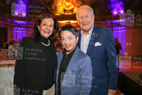 160 Jahre M.Maurer 25.01.2024 | Palais Niederösterreich | Das Wiener Traditionsunternehmen M.Maurer feiert Jubiläum<br>im Bild:<br> Ursula Freyerer -WKO, Nhut La Hong, Wolfgang Hickel -WKO,
