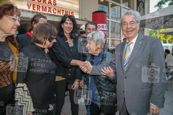 PANDORAS VERMÄCHTNIS - Premiere 13.05.2024 |  Stadtkino im Künstlerhaus |  Ein Film von Angela Christlieb<br>im Bild:<br> Marion Jaros, Angela Christlieb, Daniel Pabst, AltBP Heinz Fischer mit Gattin Margit,