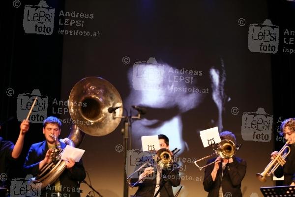 15.02.2014 |  Orpheum Wien |  Gedenk-Konzert zu Ehren des Falken, <br>im Bild:<br> DrumBrassKollektiv –live auf der Bühne