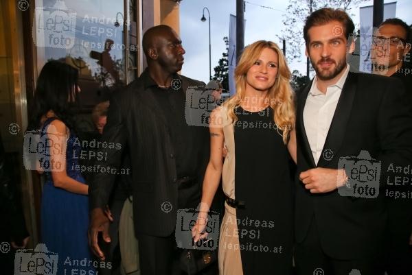 Vienna Awards - Fashion u. Lifestyle 24.04.2014 | MAK | Gala der Modekreativen in Österreich<br>im Bild:<br> Michelle Hunziker, Tomaso Trussardi