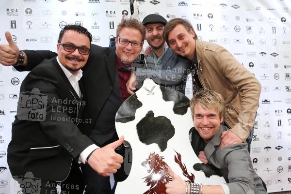 Come Together d. Universal-Künstler zum Amadeus 2014 06.05.2014 | Glacis Beisl | veranstaltet v. Universal Music Austria<br>im Bild:<br>Peter Draxl -Universal Music, Sondercombo