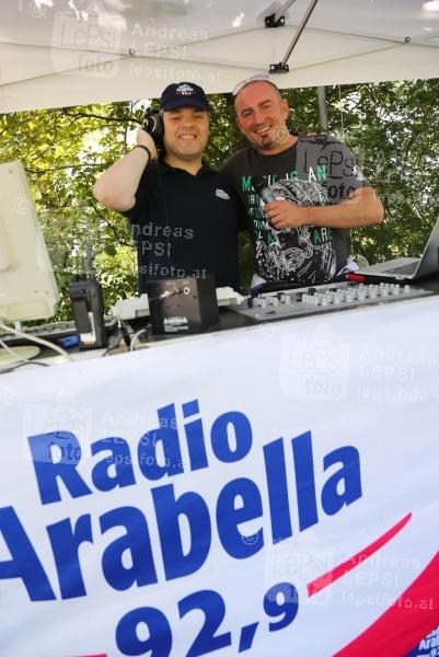08.06.2014 |  Kurpark Oberlaa |  veranstaltet von Radio Arabella<br>Im Bild:<br> Radio Arabella - ON AIR Team Manuel Winkler /r, Christian Brunner