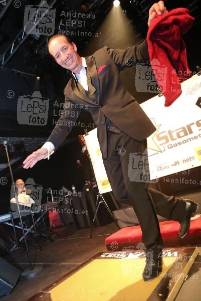 09.09.2014 |  Wiener Metropol |  Konzert-Abend<br>Im Bild:<br> Michael Seida -Signieren des "Walk of Stars"