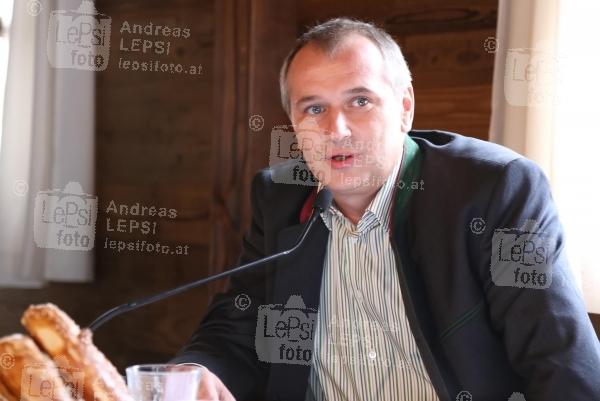 Wiener Wiesn 2014 – Eröffnung 25.09.2014 | Wiener Prater/Kaiserwiese | Oktoberfest in Wien<br>Im Bild:<br> Ernst Stocker -Wiesbauer -Pressekonferenz-PK i d ORF-Alm