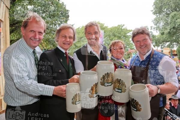 Wiener Wiesn 2014 – Eröffnung 25.09.2014 | Wiener Prater/Kaiserwiese | Oktoberfest in Wien<br>Im Bild:<br> Markus Liebl -Brauunion, Christian Feldhofer -GF WW, Hans Knauß, Claudia Wiesner -GF WW, VBgm Michael Ludwig /LnR -Bier-Anstich