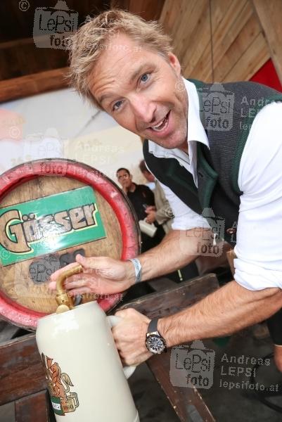 Wiener Wiesn 2014 – Eröffnung 25.09.2014 | Wiener Prater/Kaiserwiese | Oktoberfest in Wien<br>Im Bild:<br> Hans Knauß -Bier-Anstich