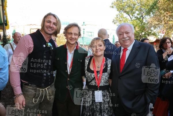 Wiener Wiesn 2014 – 5.Tag 25.09.2014 | Wiener Prater/Kaiserwiese | Oktoberfest in Wien<br>Im Bild:<br> Leo Hillinger, Christian Feldhofer -GF WW, Claudia Wiesner -GF WW, Bgm Michael Häupl,