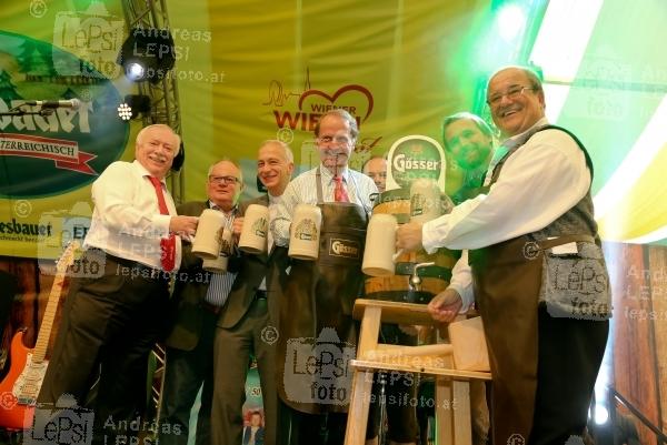 Wiener Wiesn 2014 – 5.Tag 25.09.2014 | Wiener Prater/Kaiserwiese | Oktoberfest in Wien<br>Im Bild:<br> Bgm Michael Häupl, Christian Konrad, Michael Landau, Markus Liebl, Willy Turecek -Bier-Anstich a d Bühne am Wiener Wirtn-Tag
