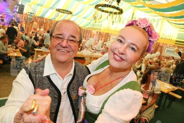 Wiener Wiesn 2014 – 5.Tag 25.09.2014 | Wiener Prater/Kaiserwiese | Oktoberfest in Wien<br>Im Bild:<br> Andrea Buday, Willy Turecek -Wiener Wirtn-Tag