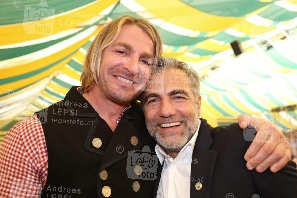 Wiener Wiesn 2014 – 5.Tag 25.09.2014 | Wiener Prater/Kaiserwiese | Oktoberfest in Wien<br>Im Bild:<br> Christian Pöttler, Leo Hillinger -Wiener Wirtn-Tag