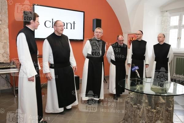 CHANT FOR PEACE - Heiligenkreuzer Mönche singen mit Timna Brauer 26.02.2015 | Stift Heiligenkreuz | CD-Präsentation v. Universal Music<br>im Bild:<br> Singenden Mönche v. Zisterzienserstift Heiligenkreuz