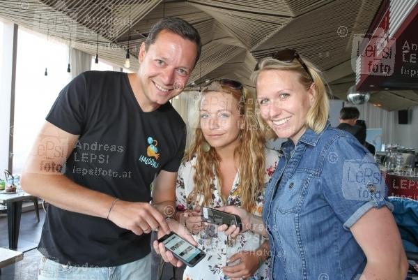 16.06.2015 |  Strandbar Hermann |  Presse Launch in &Ouml;sterreich | MTT PR<br>im Bild:<br> Alex Kristan -supported MALOOKU, Anita NIDDL Ritzl, Daniela Soykan