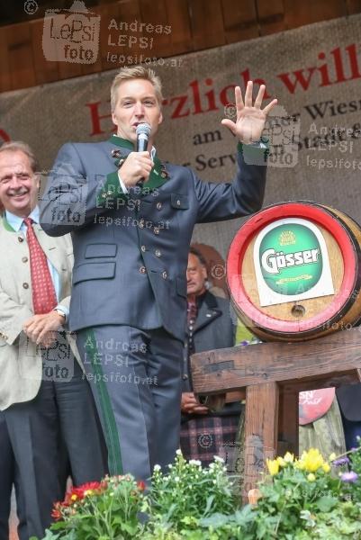 24.09.2015 |  Wiener Prater/Kaiserwiese |  Oktoberfest in Wien<br>im Bild:<br> Hans Knauss &ndash;a d B&uuml;hne