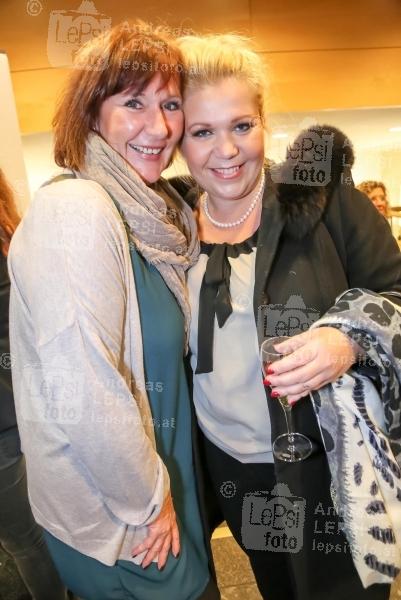 03.11.2015 |  Wiener Urania |  Verleihungs-Gala<br>im Bild:<br> Steffi Paschke, Susanna Hirschler