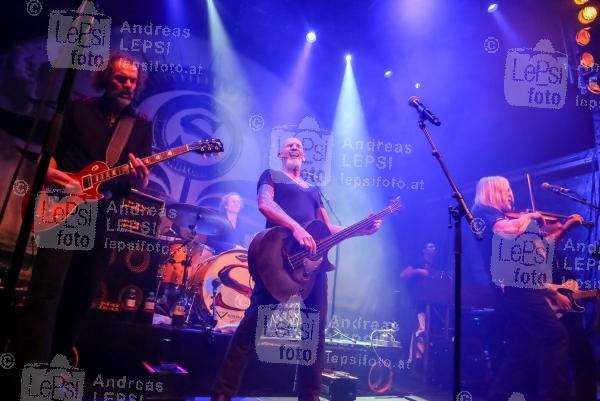 SANTIANO 26.01.2016 |  Ottakringer Brauerei |  Konzert in Wien<br>im Bild:<br> Santiano -live, a d Bühne