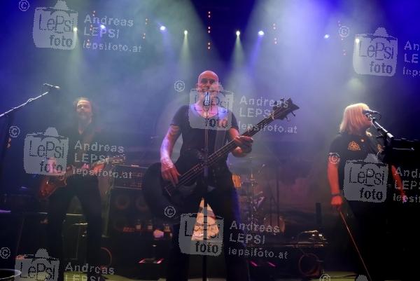 SANTIANO 26.01.2016 |  Ottakringer Brauerei |  Konzert in Wien<br>im Bild:<br> Santiano -live, a d Bühne