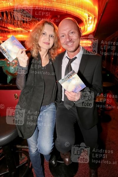CECILE NORDEGG - Chocolate 17.02.2016 |  Eden Bar |  Präsentation ihrer neuen Single<br>im Bild:<br> Cecile Nordegg, Johnny Matrix -Produzent