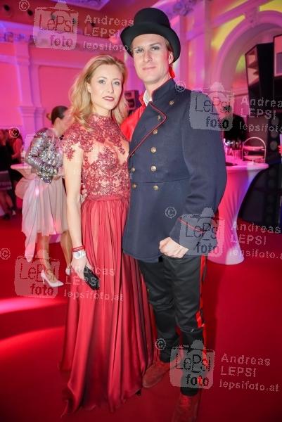 7. Wiener TECHNOBALL 27.02.2016 |  Kursalon Hübner |  für Liebhaber elektronischer Musik<br>im Bild:<br> Bernadette u. Niki Helletzgruber -Ball Organisatoren