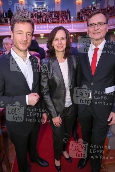 10.03.2016 |  Wiener Konzerthaus |  Werbepreis V&Ouml;Z <br>im Bild:<br> Gernot Bl&uuml;mel -&Ouml;VP,  Ministerin Sophie Karmasin, Thomas Kralinger -V&Ouml;Z-Pr&auml;sident