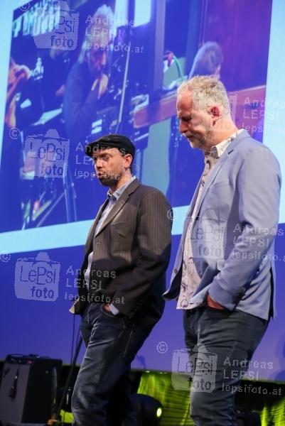 ADGAR Gala 2016 10.03.2016 | Wiener Konzerthaus | Werbepreis VÖZ <br>im Bild:<br> Kabarett-Gruppe maschek -Peter Hörmanseder u. Robert Stachel -a d Bühne