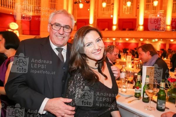 ADGAR Gala 2016 10.03.2016 | Wiener Konzerthaus | Werbepreis VÖZ <br>im Bild:<br> Pius Strobl -mit Tochter Tara