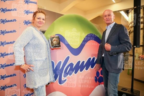 MANNER OSTER FEST 12.03.2016 | Wiener Augarten | Promi-Benefiz f. d. SOS Kinderdorf <br>im Bild:<br> Kurt Mann -mit Gattin Johanna