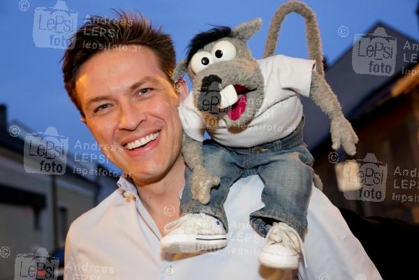 ROBERT STEINER u. ROLF RÜDIGER 04.04.2016 |  Deutsch-Wagram |  die beiden Radio Wien-Stars für unsere Kleinen u. Großen<br>im Bild:<br> Robert Steiner -Radio Wien Kinder-Moderator, TV-Ratte Rolf Rüdiger