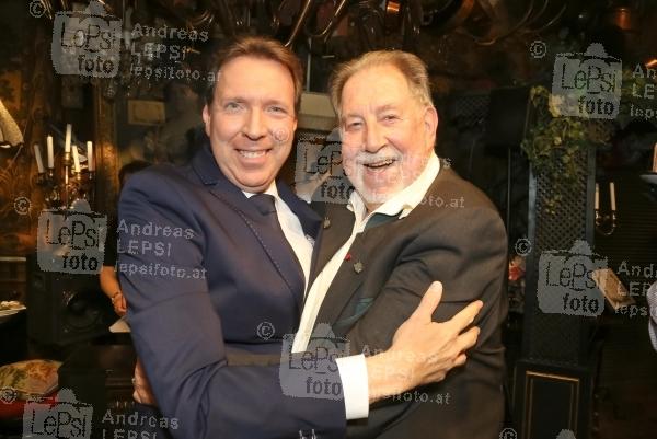 BRUNO THOST feiert sein 50. Bühnenjubiläum 02.05.2016 | Marchfelderhof/Deutsch-Wagram | mit prominente Freunde aus der Musik- u. Schauspiel-Szene. <br>im Bild:<br> Bruno Thost, Peter Widholz