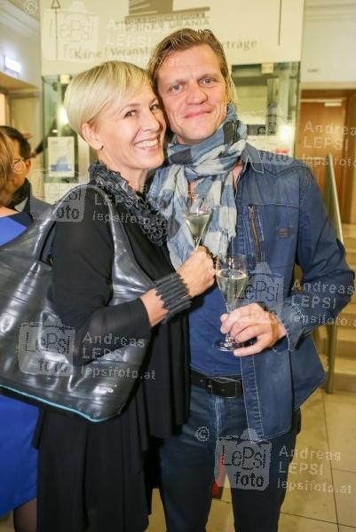 Österreichischer Kabarettpreis 2016 08.11.2016 |  Wiener Urania |  Verleihungsgala<br>im Bild:<br> Gery Seidl -mit Gattin Barbara