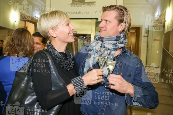Österreichischer Kabarettpreis 2016 08.11.2016 |  Wiener Urania |  Verleihungsgala<br>im Bild:<br> Gery Seidl -mit Gattin Barbara