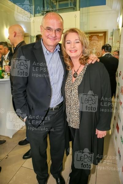 Österreichischer Kabarettpreis 2016 08.11.2016 |  Wiener Urania |  Verleihungsgala<br>im Bild:<br> Edgar Böhm, Gabriela Benesch