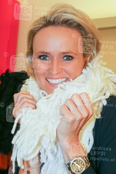 16.11.2016 |  Kavalierhauses Klessheim/Szbg | Benefiz-Gala mit Promi-Modenschau in Salzburg<br>im Bild:<br>Alexandra Meissnitzer -Portrait